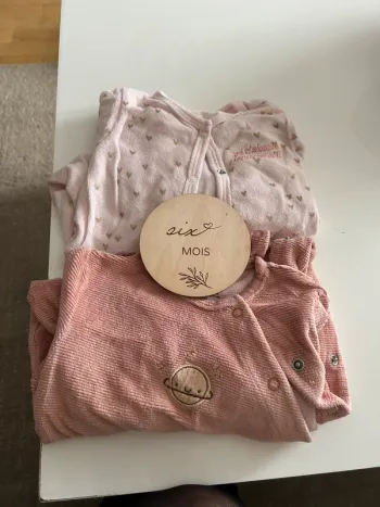 2 pyjamas