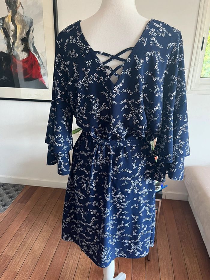 Robe bleu chic curvy imprimé petites fleurs blanches taille 46 - photo numéro 4