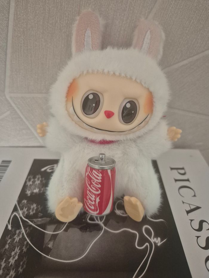 Labubu coca