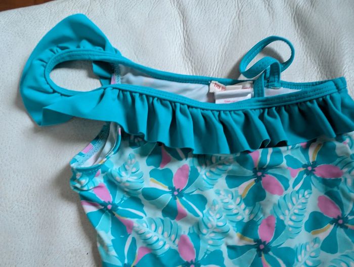 Maillot de bain volant asymétrique dpam neuf 4 ans fille - photo numéro 3