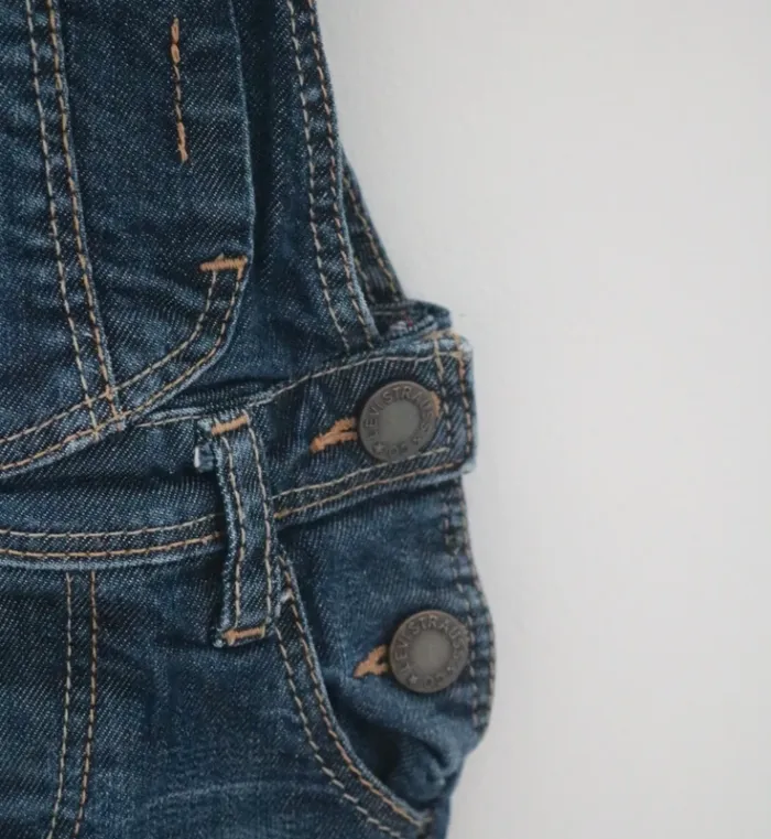 Ensemble chemise Kiabi et salopette Levi's 6 mois - photo numéro 3