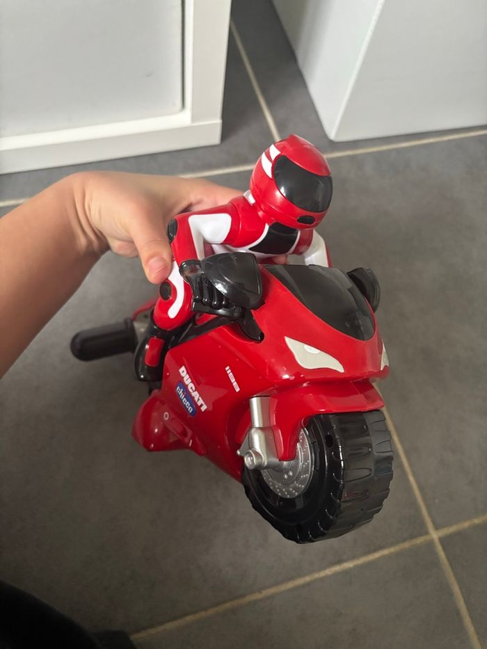 Ducati  Chicco - Moto 1198 Radiocommandee - photo numéro 4