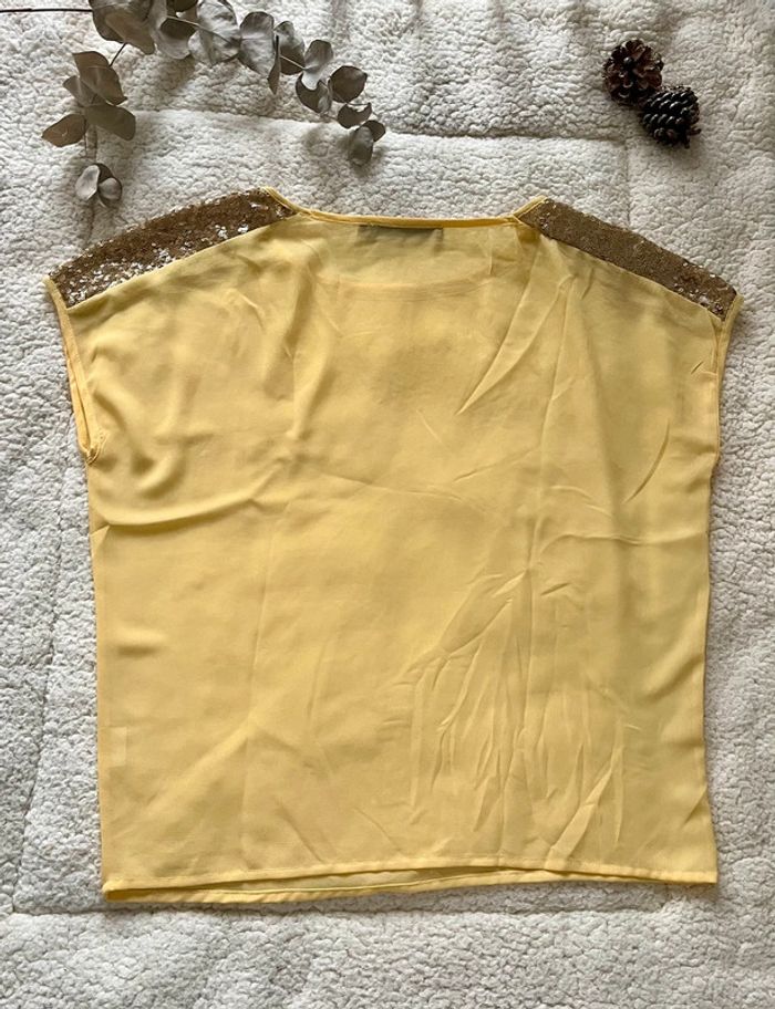 Top jaune fluide - photo numéro 4