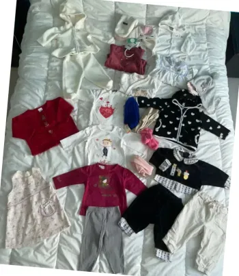 Vends lot de vêtements bébé fille 6 mois