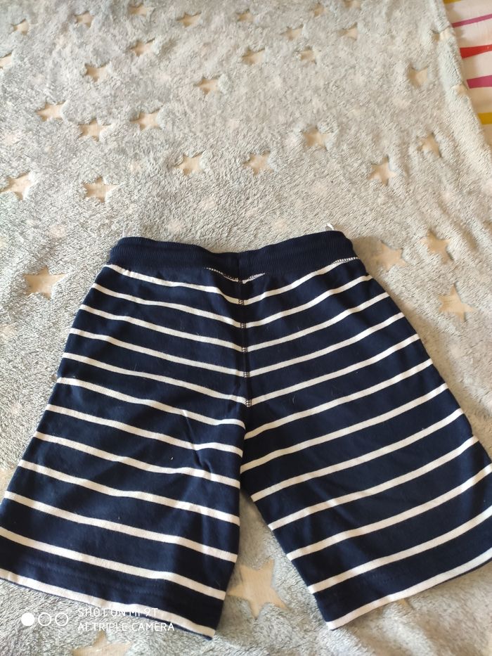Short garçon taille 8 ans - photo numéro 6