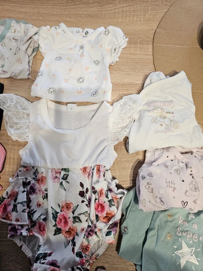 Lot bodies bébé 3 mois - photo numéro 4