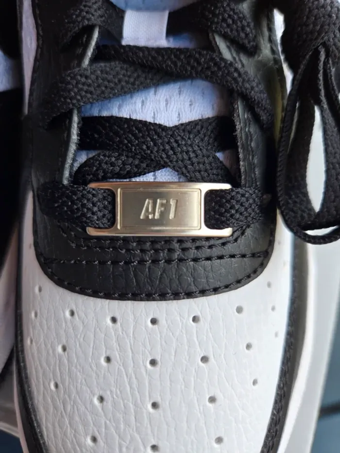 Nike air force 1 blanc noir taille 38 neuves - photo numéro 4