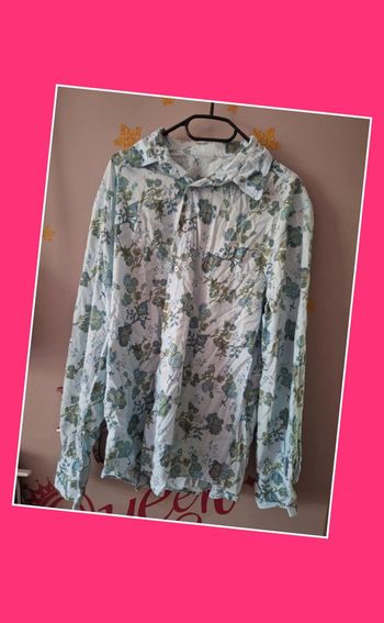 Chemise à fleurs très bon état