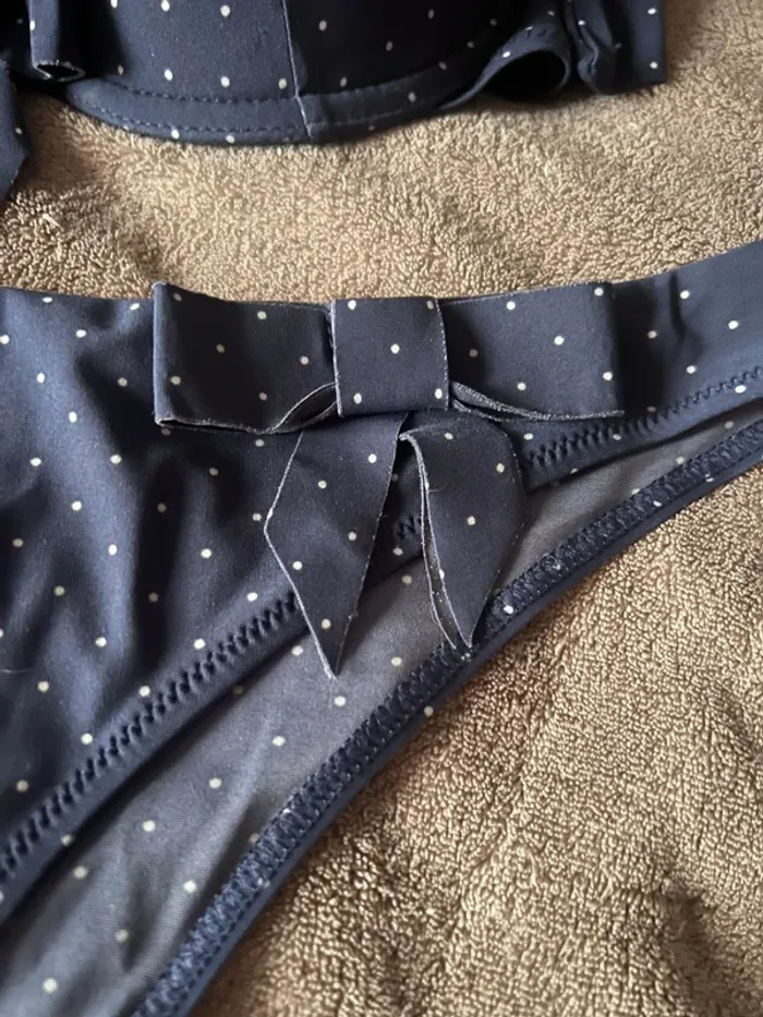 Maillot de bain deux pièce noeud et pois (rétro ?) - photo numéro 2