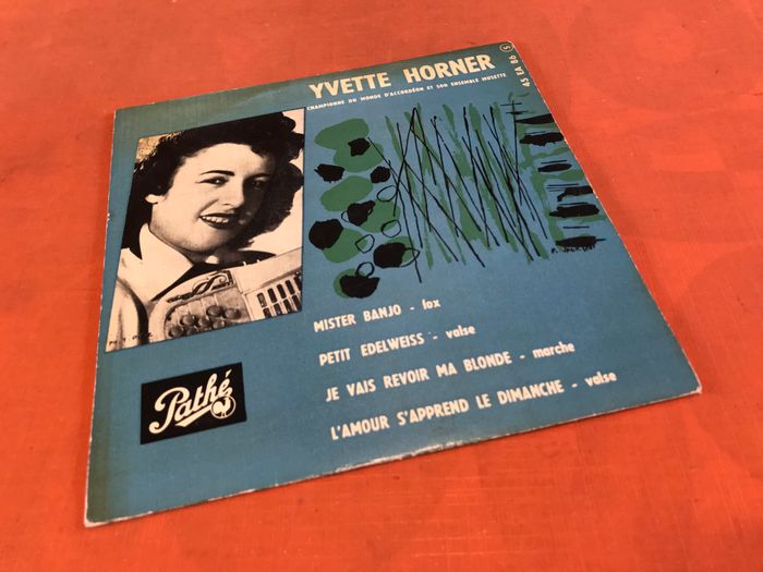 Vinyle 45 tours Yvette Horner (1956) Mister Banjo Pathé 45 EA 86 - photo numéro 2