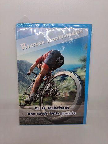 Carte postale avec son enveloppe.
11,5x17cm.
NEUVE. Heureux anniversaire velo