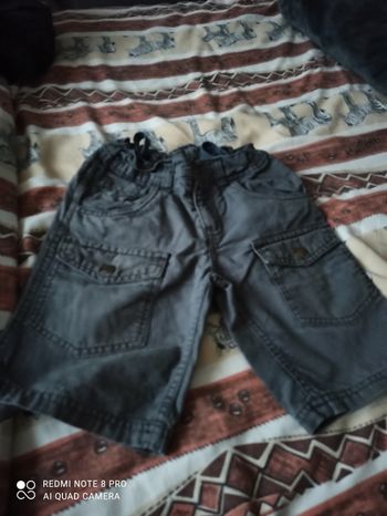 Bermuda gris foncé 8 ans