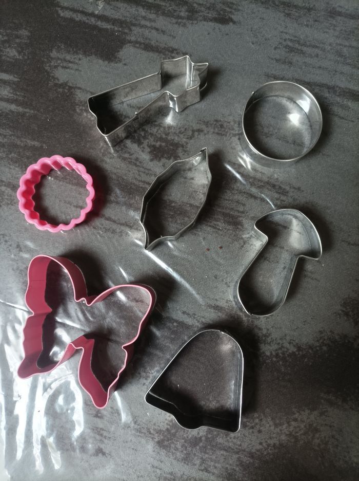 Lot de 7 emporte pièce