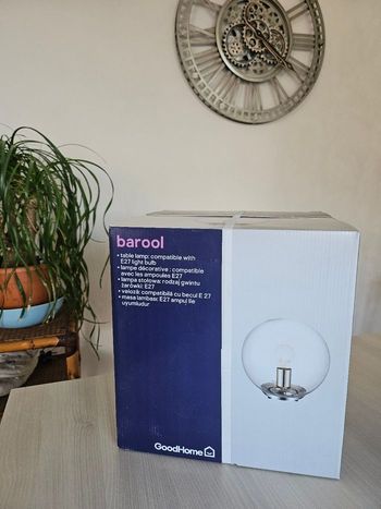 💡 Idée cadeau : Superbe lampe de table décorative neuve