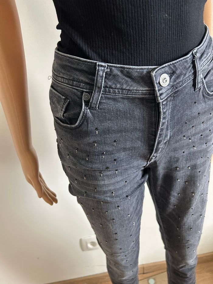 Jean noir délavé avec strass Kaporal taille W32 et L32 TBE - photo numéro 4