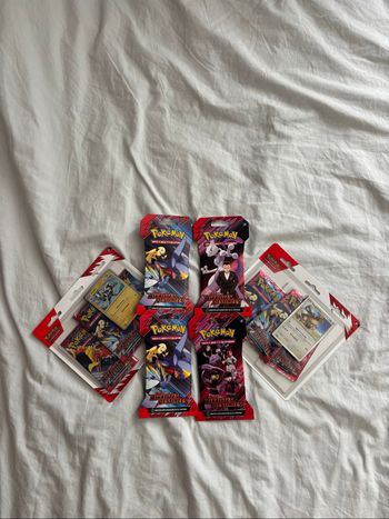 Lot de 2 tripacks et 4 boosters ev10 rivalités destinées
