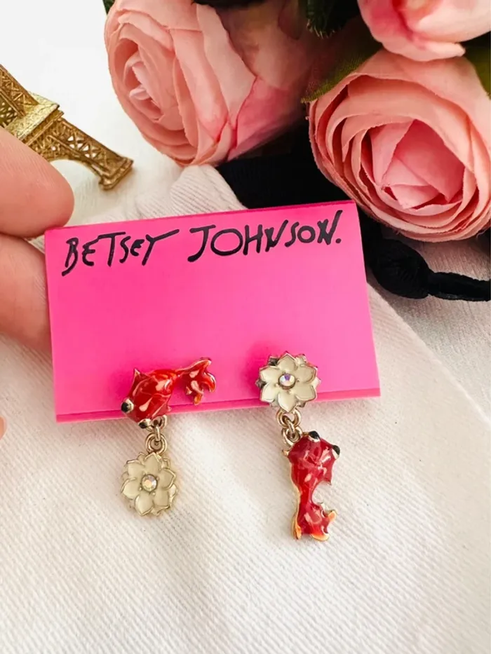 🌸🐠Boucles d’oreilles Betsey Johnson – Poissons rouges & fleurs, pièce unique vintage - photo numéro 3