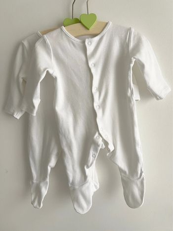 Lot de 2 pyjamas / dors-bien manches longues blancs en 100% coton taille 0-3 mois Marks & Spencer