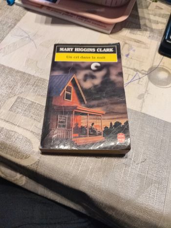 Un cri dans la nuit, de Marie Higgins Clark