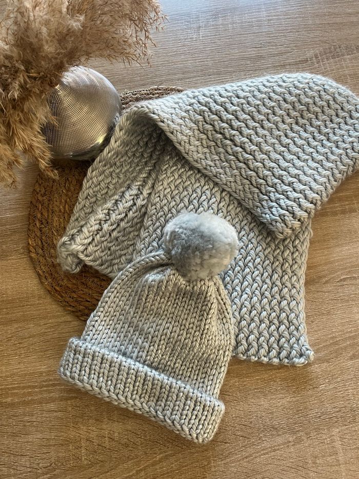 Bonnet et écharpe en laine