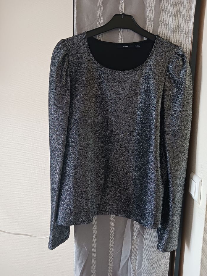 Haut pailette. + UNE PAIRE DE BOTTINE