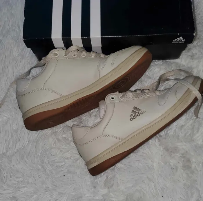 baskets Adidas crème pointure 38 - photo numéro 3