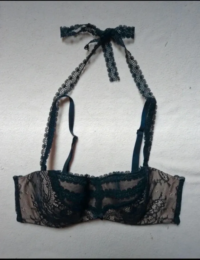 Jolie soutien-gorge beige en dentelle etam 90b