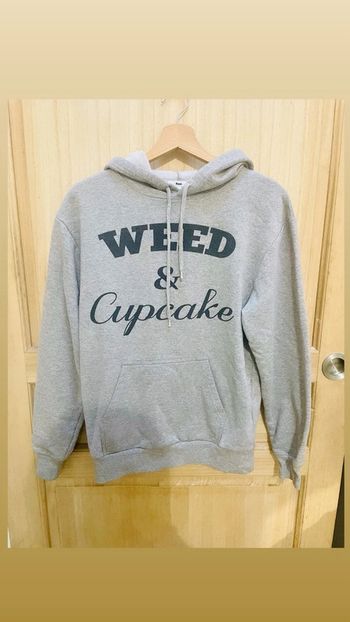 Sweat à capuche gris “Weed & Cupcake” unisexe – taille S