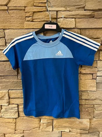 T-shirt adidas étiquette coupée