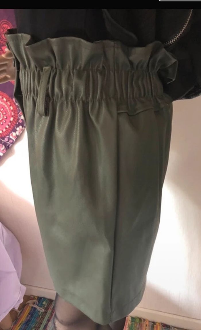 Synthetic Leather short/ Short similicuir vert vintage - photo numéro 5