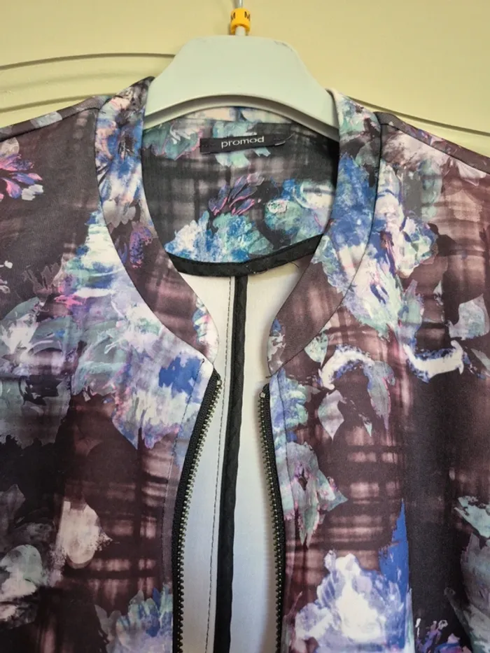 Petite veste originale - photo numéro 4