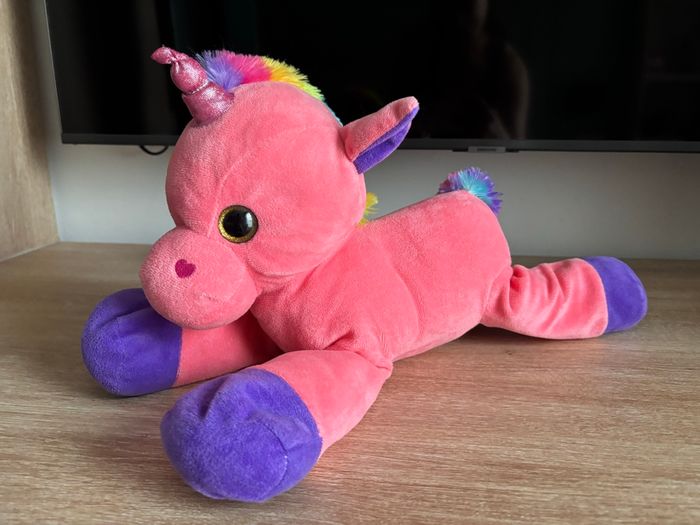 Peluche taille moyenne licorne 🦄 rose arc en ciel Auchan 20/30 cm - photo numéro 4