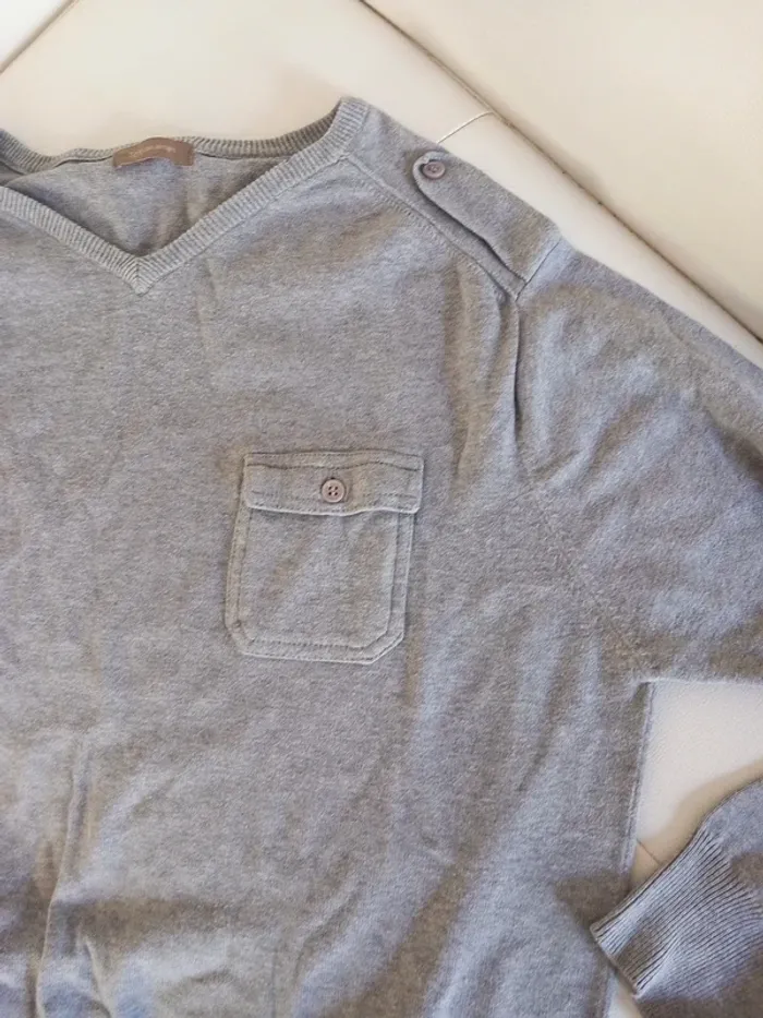 Pull gris