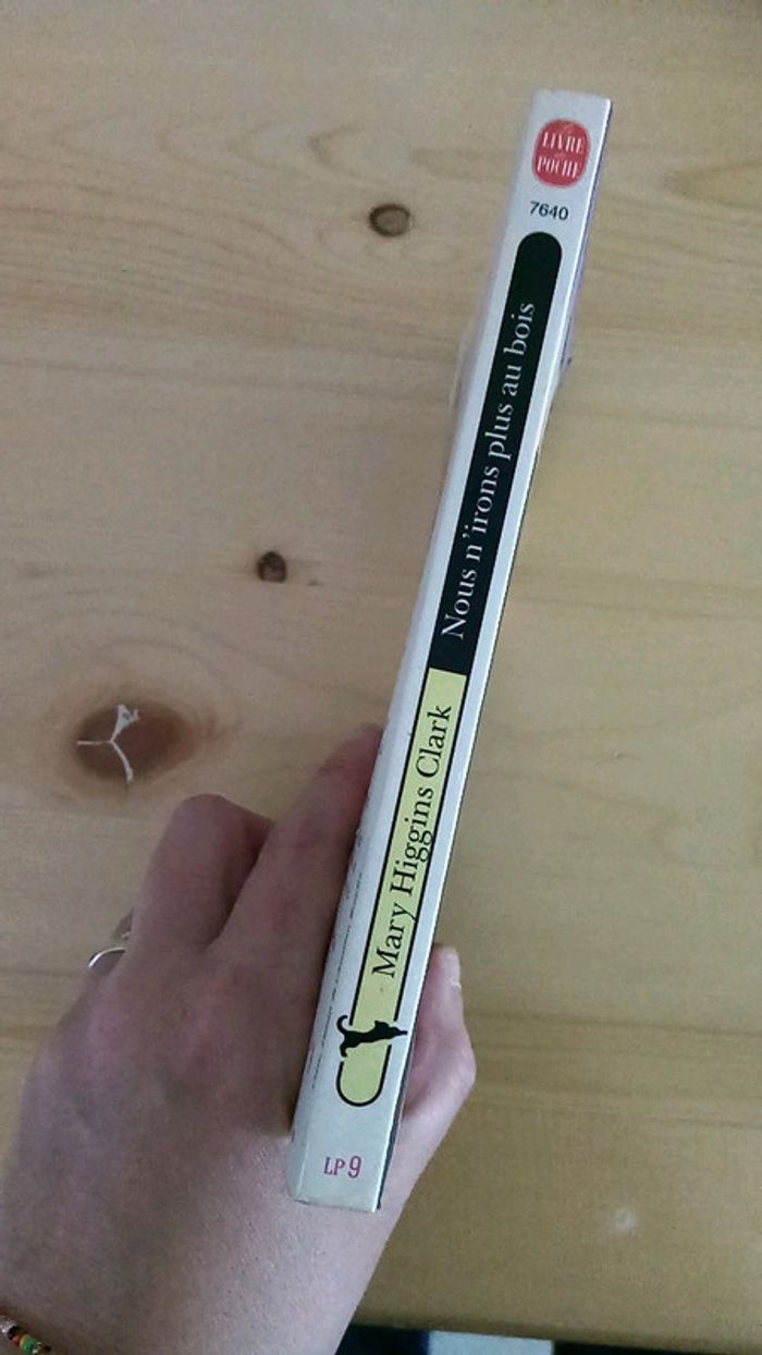 Livre Nous n'irons plus au bois - photo numéro 2