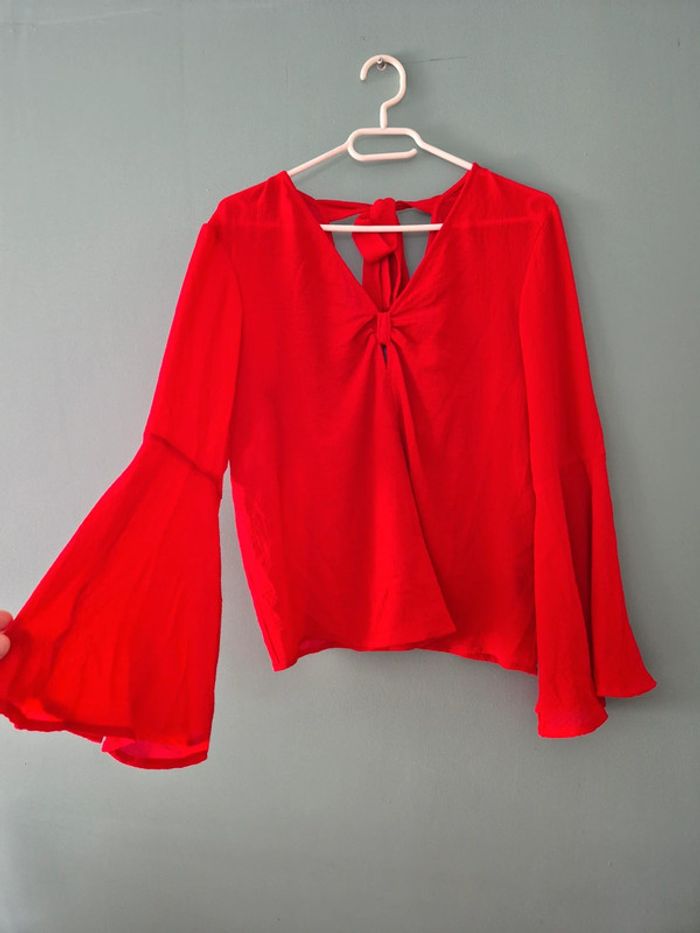 Blouse rouge avec noeud, manches longues, taille 38 h&m - photo numéro 2