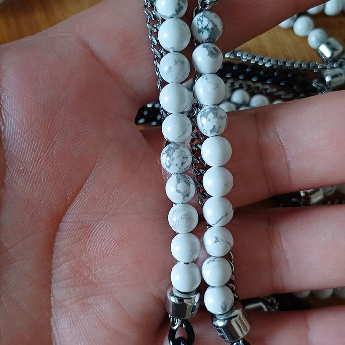 Bracelet orné de pierre naturelles howlite et acier inoxydable - photo numéro 7