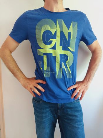 Tshirt bleu Urban District taille M très bon état M·Très bon état