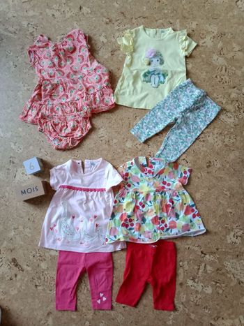 Lot 4 ensembles 6 mois