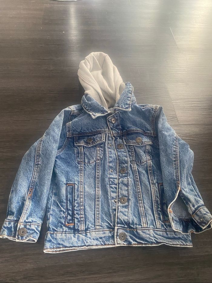 Veste en jean avec capuche