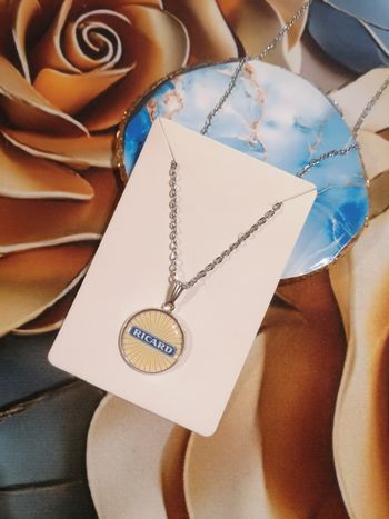 Collier argenté ricard