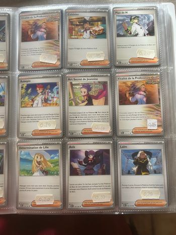 Carte Pokémon dresseur 