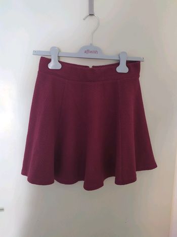 Jupe patineuse bordeaux Taille S H&M En très bon état