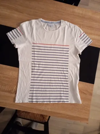 Tee-shirt blanc rayé T.M
