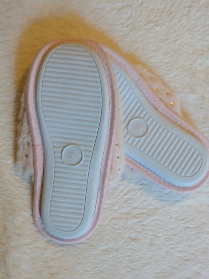 Pantoufles Neuf Taille 36 - photo numéro 3