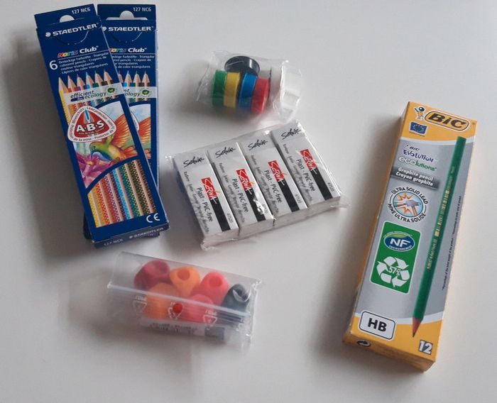Lot de fournitures scolaires neuves - photo numéro 4