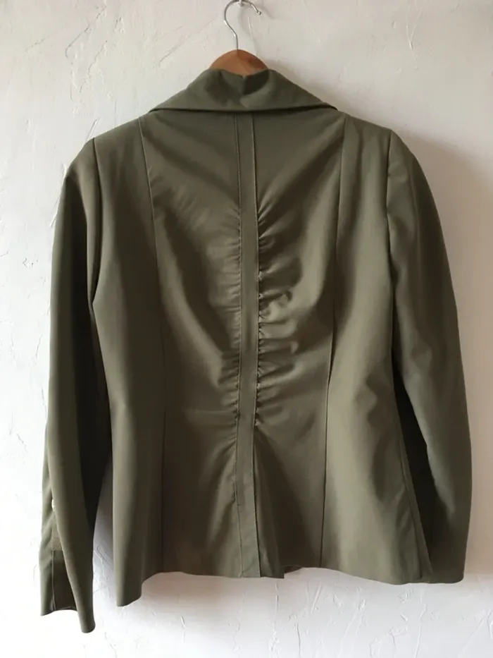 Veste kaki - photo numéro 2