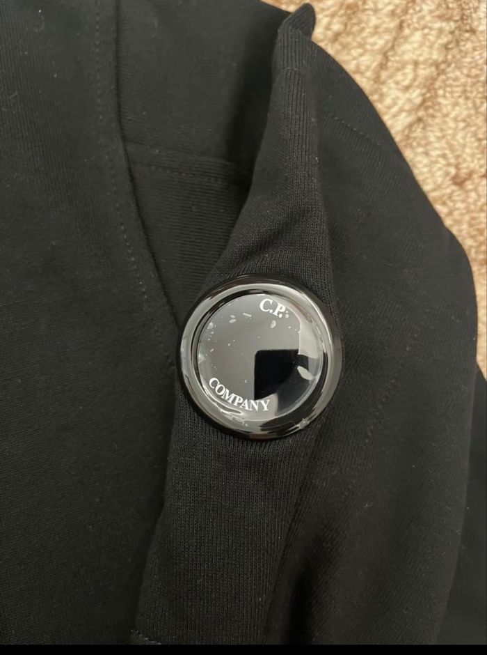 Pull cp company - photo numéro 2