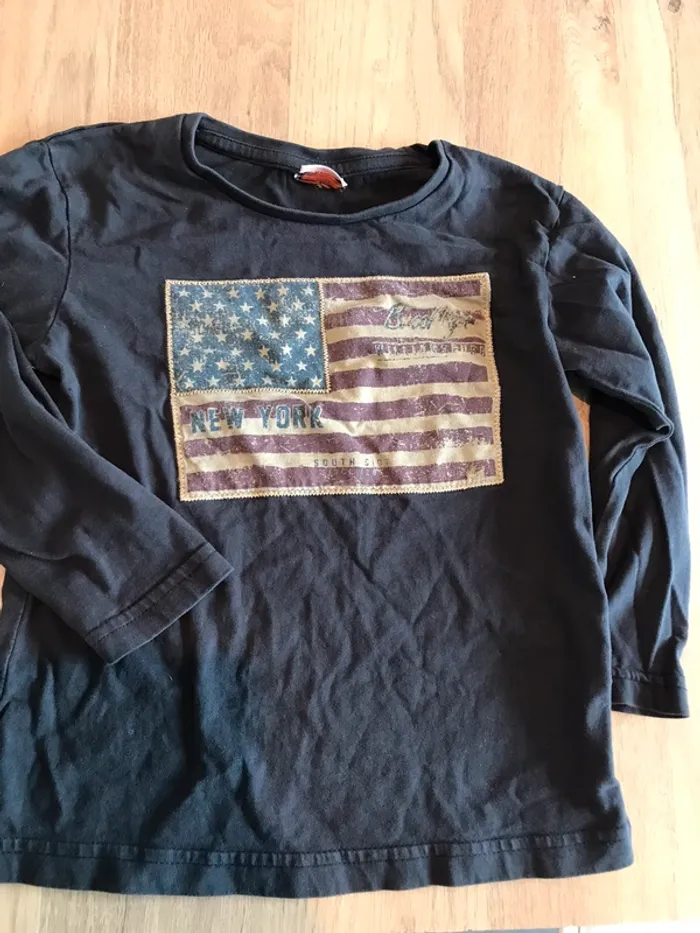 T-shirt tape à l’œil taille 5 ans
