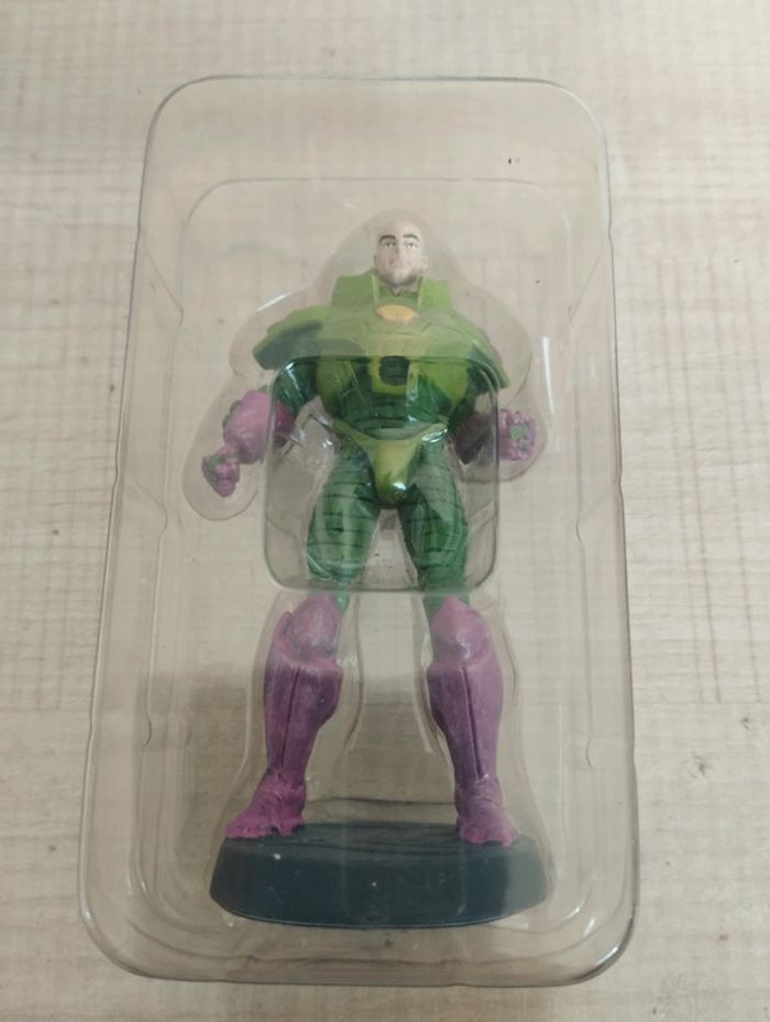 Figurine DC comics l'ex luthor en plomb - photo numéro 2