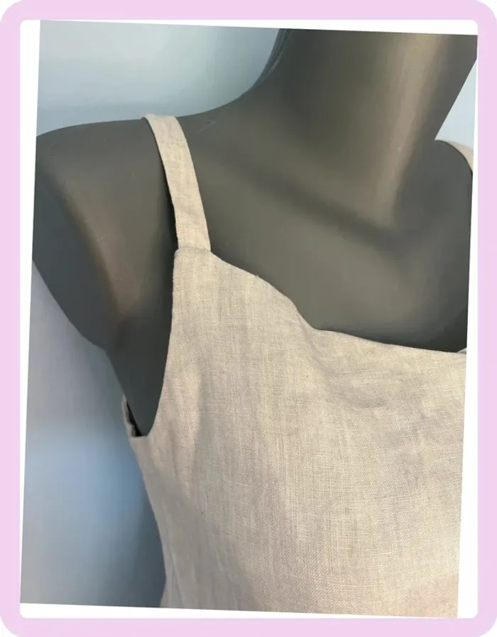 🌿 Débardeur Consequent – Taille 38 – Gris, coupe longue, 3 boutons frontaux 🌿 - photo numéro 2